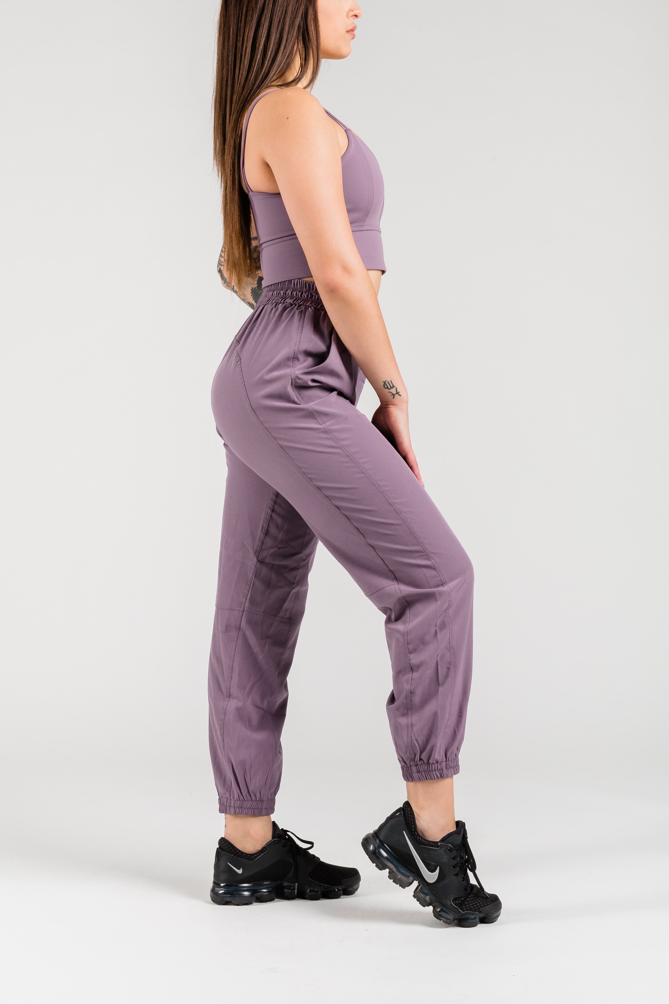 Comfortable Conquer Joggers