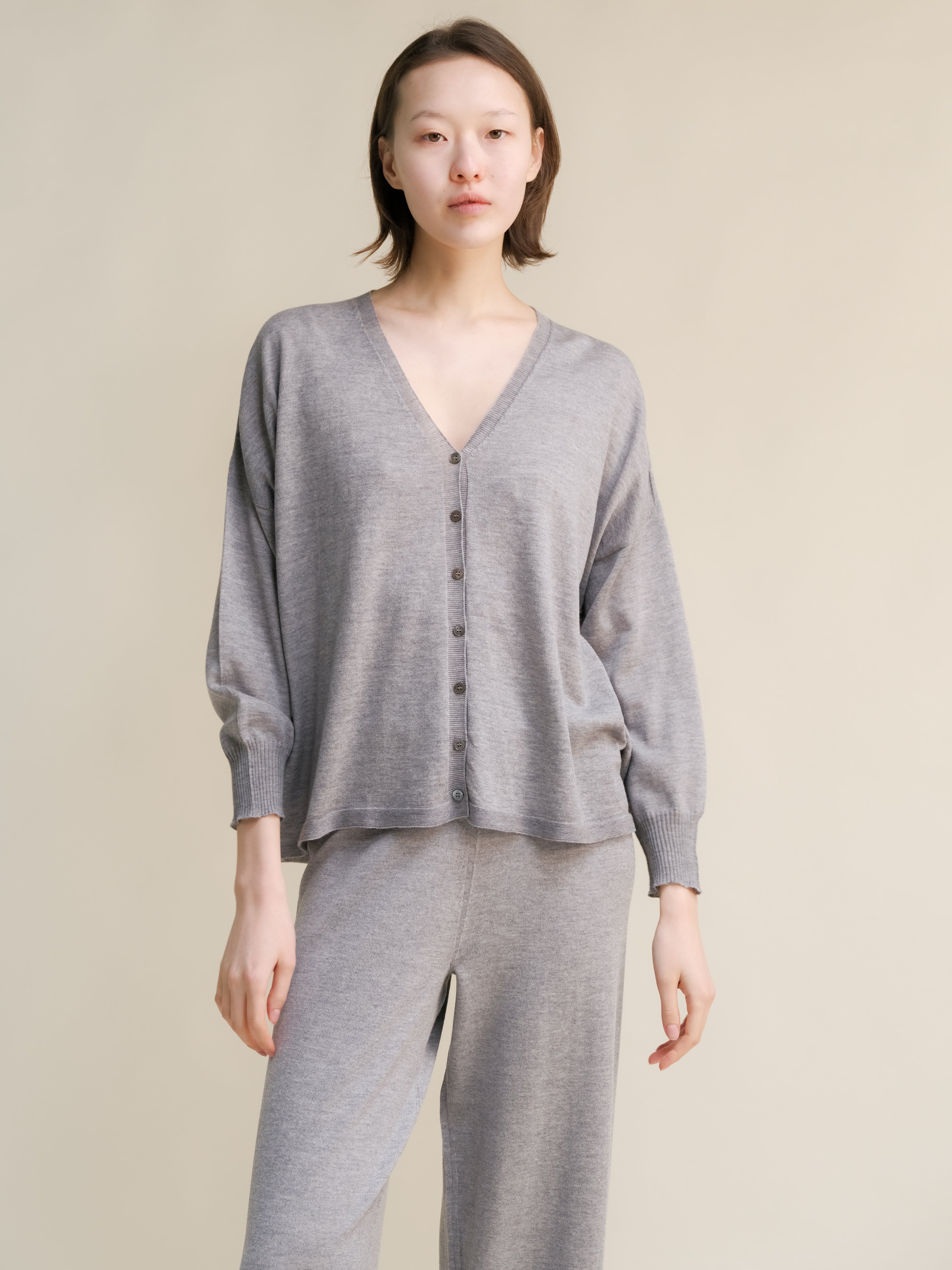Extra Fine Merino Wool Oversized V-Neck Cardigan (3D-Knit)