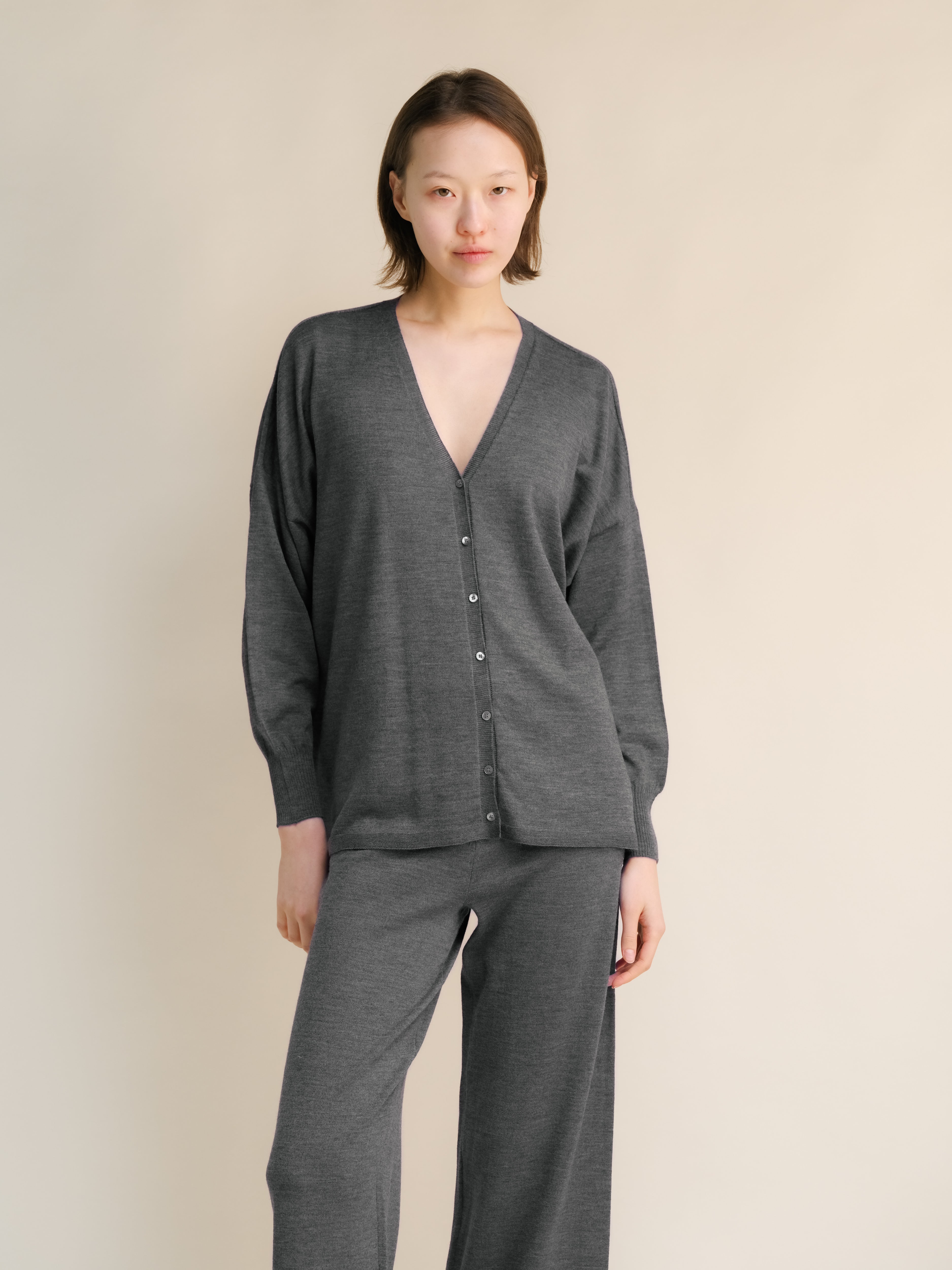 Extra Fine Merino Wool Oversized V-Neck Cardigan (3D-Knit)