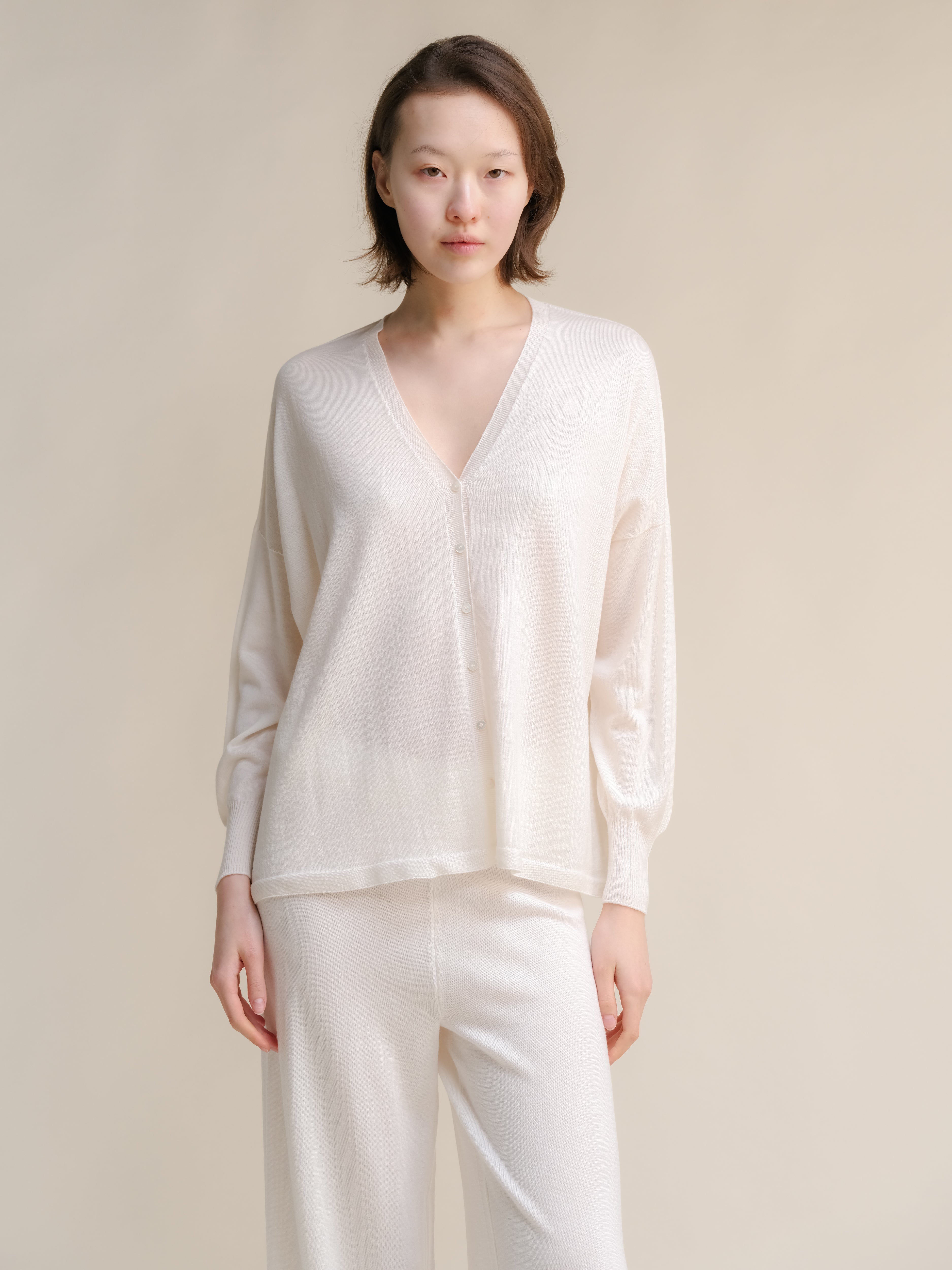 Extra Fine Merino Wool Oversized V-Neck Cardigan (3D-Knit)