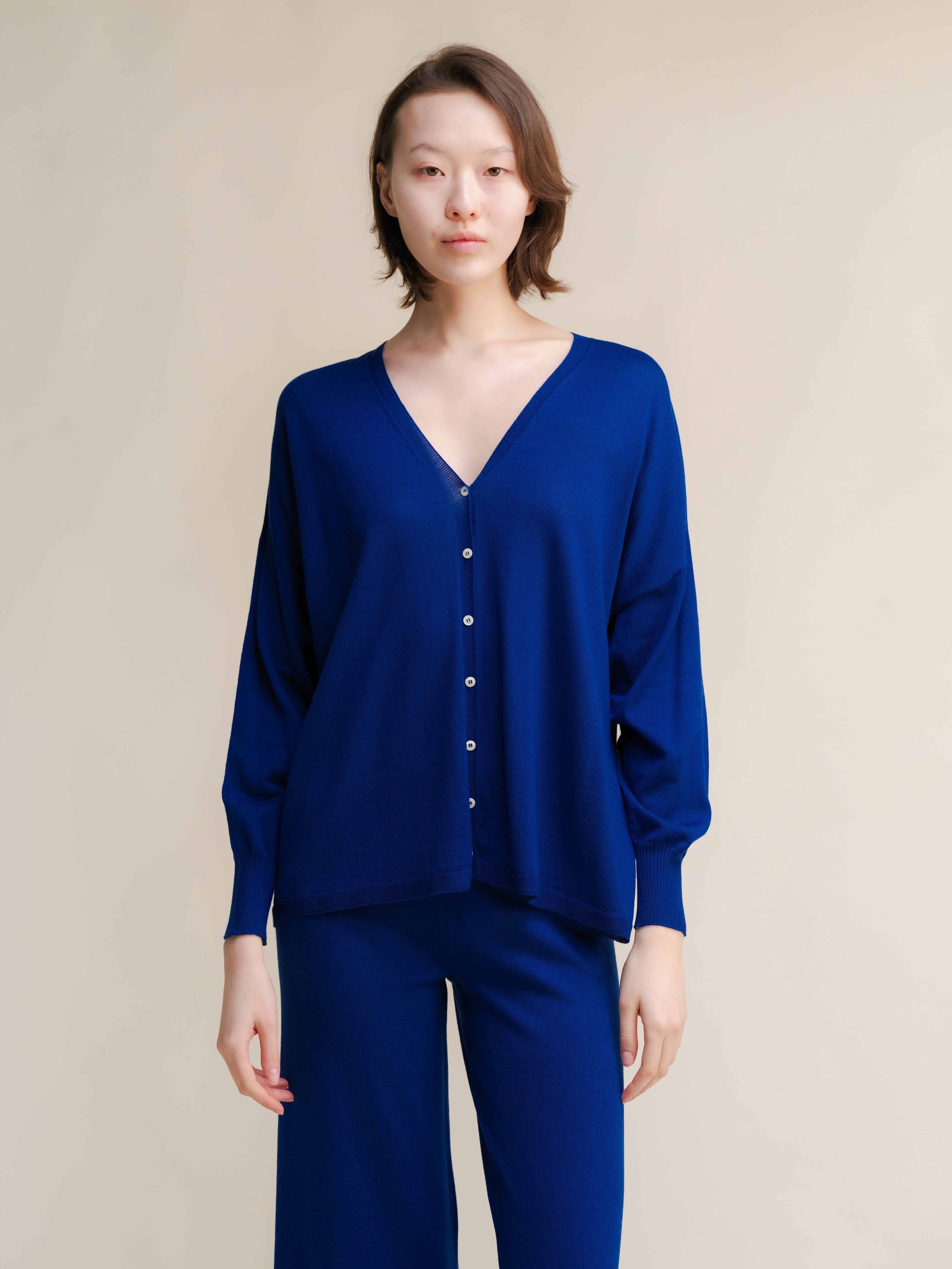 Extra Fine Merino Wool Oversized V-Neck Cardigan (3D-Knit)