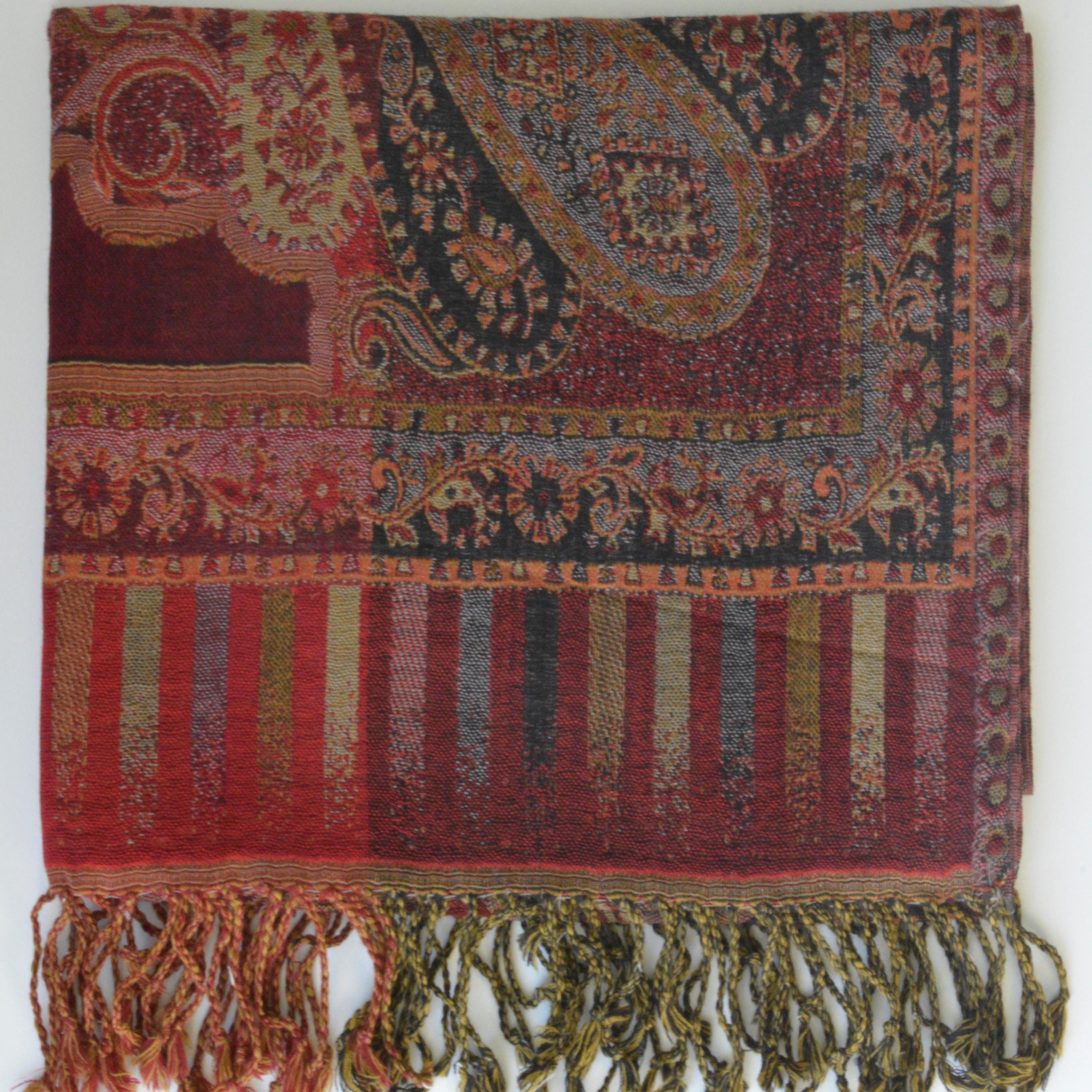 Elegant Handwoven Pashmina Shawl with Paisley Design – Soft, Elegant and Lightweight Wrap-3